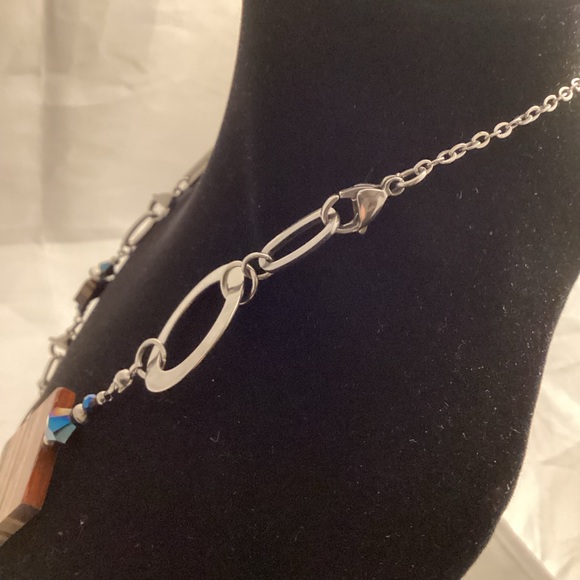 Transformable Isabelle Ferland Necklace with ceramic blue beads - Picture 6 of 6